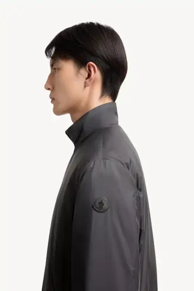 Moncler Berre Short Down Jacket | Thumbnail 4