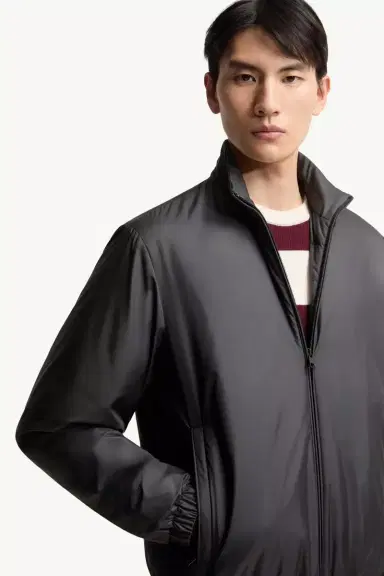 Moncler Berre Short Down Jacket | Thumbnail 7