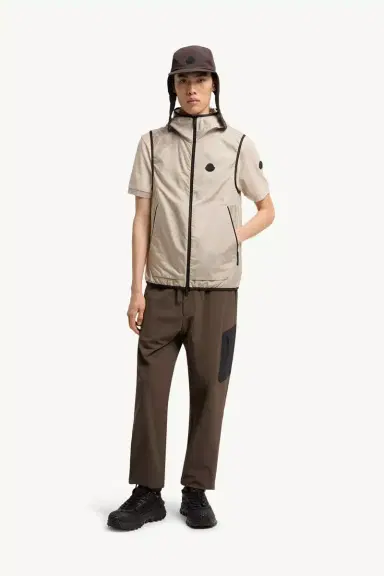 Moncler Moretan Hooded Vest | Thumbnail 3 Moncler Moretan Hooded Vest | Thumbnail 3