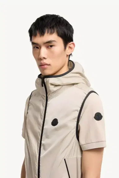 Moncler Moretan Hooded Vest | Thumbnail 4 Moncler Moretan Hooded Vest | Thumbnail 4