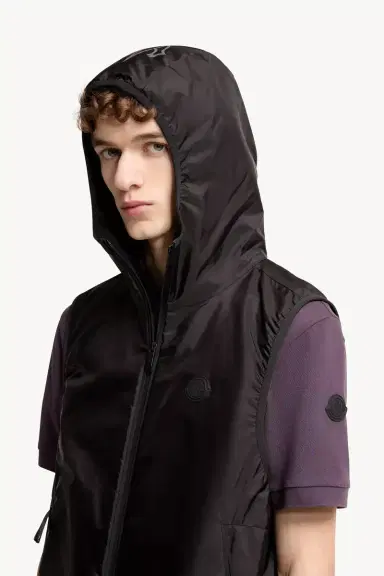 Moncler Moretan Hooded Vest | Thumbnail 4 Moncler Moretan Hooded Vest | Thumbnail 4