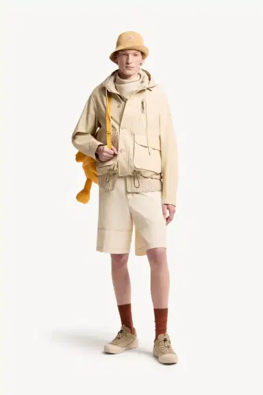 Moncler Linen & Cotton Gabardine Cargo Shorts | Thumbnail 3