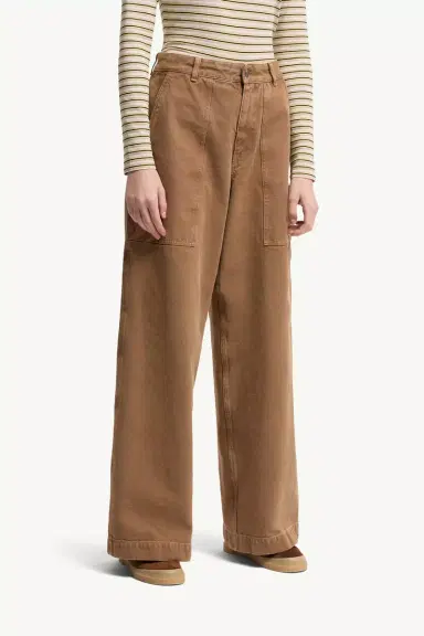 Moncler Leather Logo Cotton Pants | Thumbnail 5 Moncler Leather Logo Cotton Pants | Thumbnail 5
