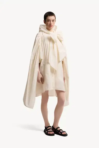 Moncler Lightweight Taffeta Cape | Thumbnail 5 Moncler Lightweight Taffeta Cape | Thumbnail 5