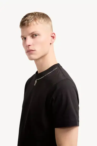 Moncler Grenoble Logo Cotton T-shirt | Thumbnail 4 Moncler Grenoble Logo Cotton T-shirt | Thumbnail 4