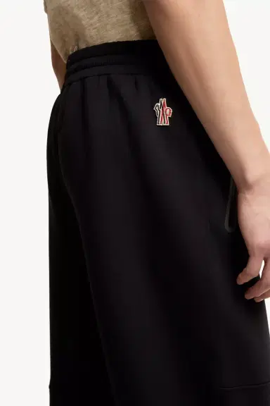 Moncler Grenoble Logo Sweatpants | Thumbnail 7 Moncler Grenoble Logo Sweatpants | Thumbnail 7