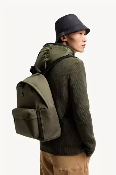 Moncler New Pierrick Metal Logo Backpack | Thumbnail 3