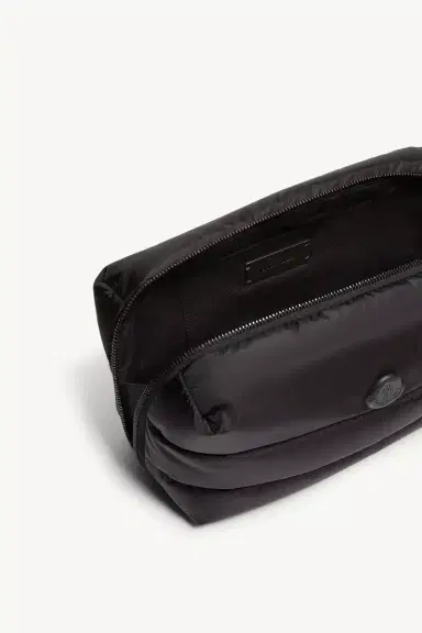 Moncler Caradoc Quilted Beauty Case | Thumbnail 4 Moncler Caradoc Quilted Beauty Case | Thumbnail 4