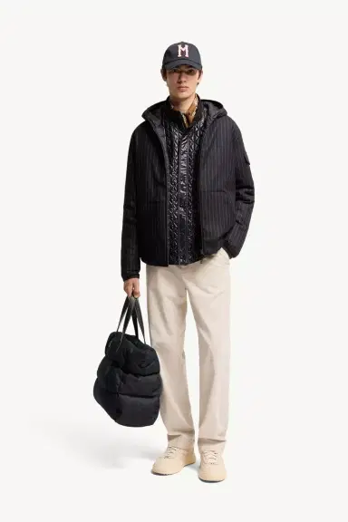 Moncler Ceze Reversible Hooded Short Jacket | Thumbnail 3