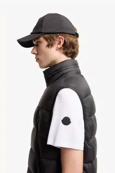 Moncler Reticone Down Vest | Thumbnail 4 Moncler Reticone Down Vest | Thumbnail 4