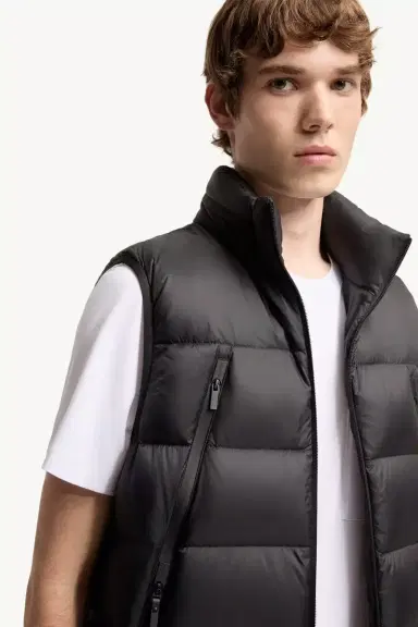 Moncler Reticone Down Vest | Thumbnail 8 Moncler Reticone Down Vest | Thumbnail 8