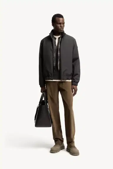Moncler Luserna Short Down Jacket | Thumbnail 3