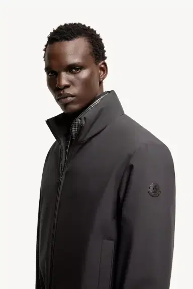 Moncler Luserna Short Down Jacket | Thumbnail 4