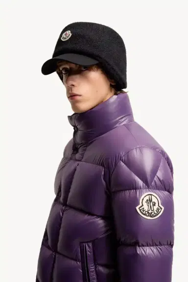 Moncler Bendola Laqué Short Down Jacket | Thumbnail 4