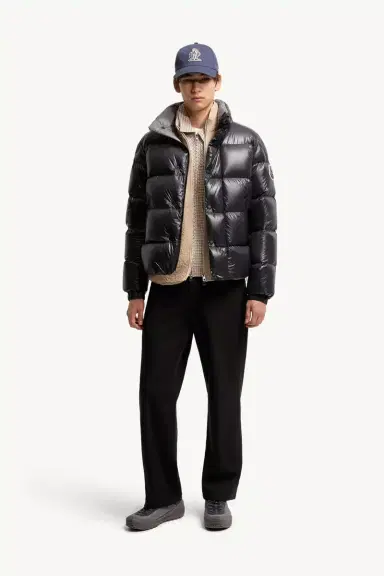 Moncler Bendola Laqué Short Down Jacket | Thumbnail 3
