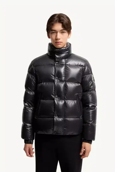 Moncler Bendola Laqué Short Down Jacket | Thumbnail 5