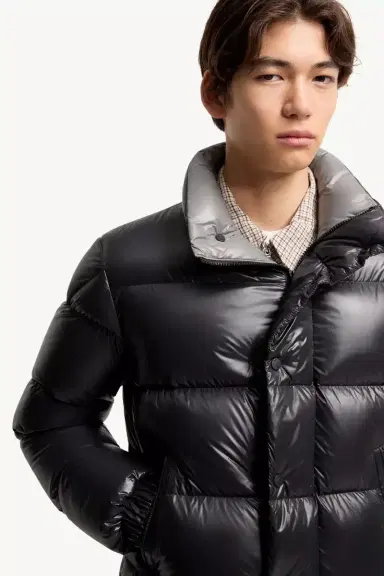 Moncler Bendola Laqué Short Down Jacket | Thumbnail 7