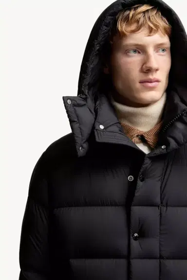 Moncler Maya 70 Hooded Short Down Jacket | Thumbnail 8