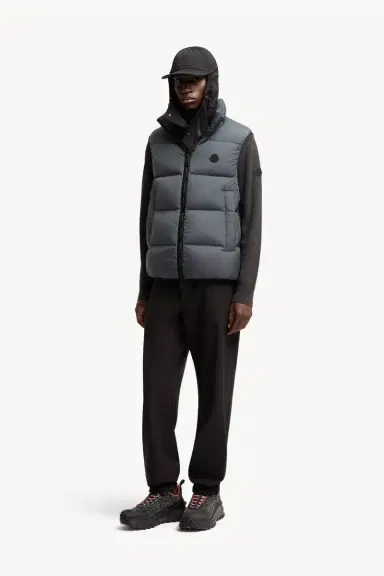 Moncler Gabas Down Vest | Thumbnail 3