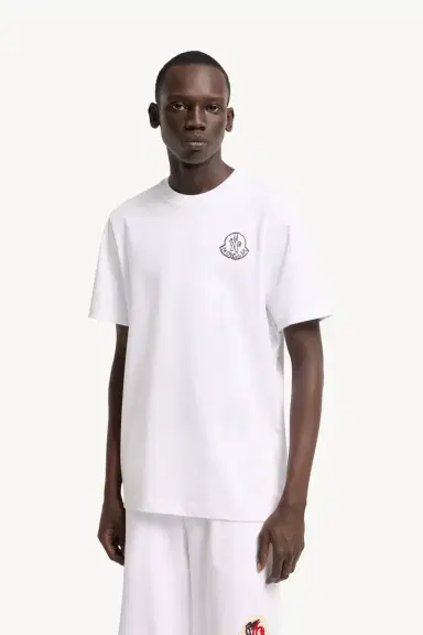 Moncler Cotton Jersey Logo Patch T-shirt | Thumbnail 4 Moncler Cotton Jersey Logo Patch T-shirt | Thumbnail 4
