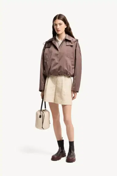Moncler Chevreuil Duchesse Short Down Jacket | Thumbnail 3