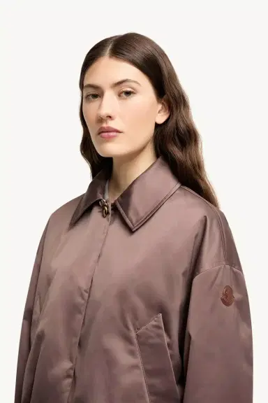 Moncler Chevreuil Duchesse Short Down Jacket | Thumbnail 4