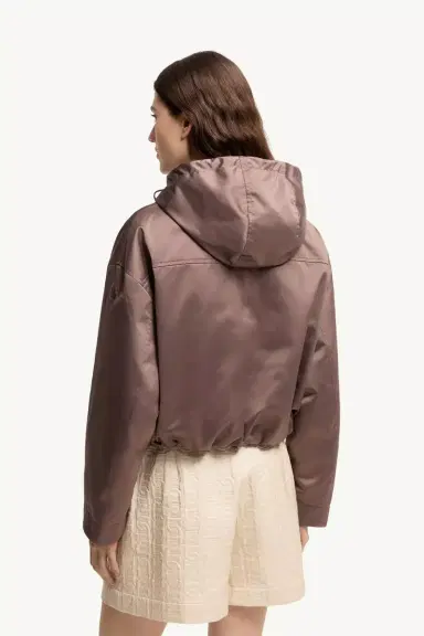 Moncler Chevreuil Duchesse Short Down Jacket | Thumbnail 6