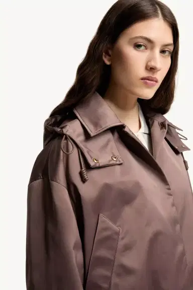 Moncler Chevreuil Duchesse Short Down Jacket | Thumbnail 7