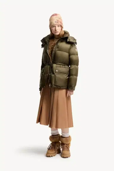Moncler Sesie Hooded Mid-length Down Jacket | Thumbnail 3