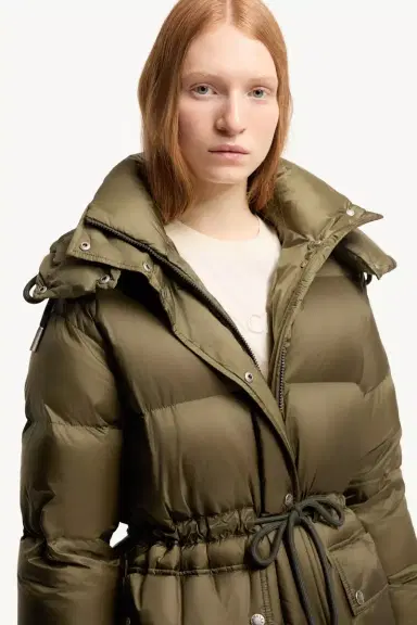 Moncler Sesie Hooded Mid-length Down Jacket | Thumbnail 7