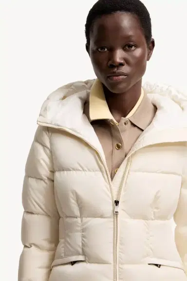 Moncler Avoce Hooded Short Down Jacket | Thumbnail 7