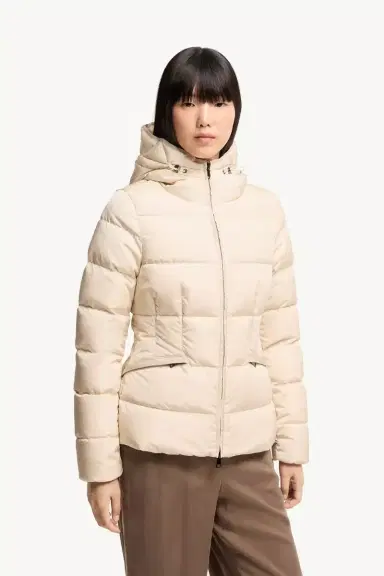 Moncler Avoce Hooded Short Down Jacket | Thumbnail 5