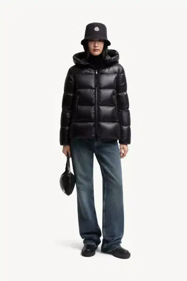 Moncler Serittes Hooded Short Down Jacket | Thumbnail 3
