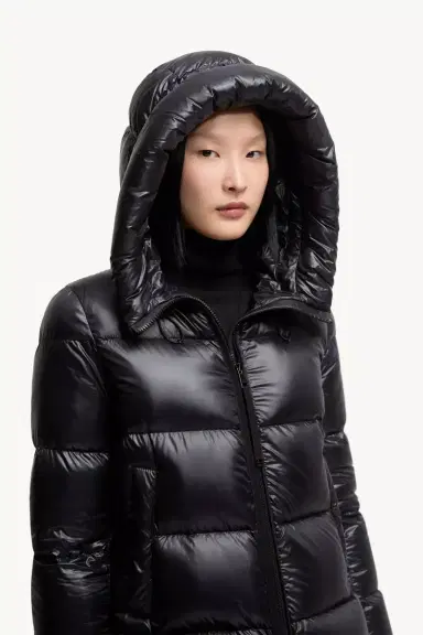 Moncler Serittes Hooded Short Down Jacket | Thumbnail 7