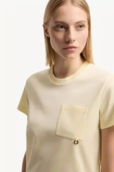 Moncler Metal Logo Cotton T-shirt | Thumbnail 6
