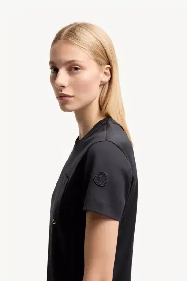 Moncler Metal Logo Cotton T-shirt | Thumbnail 3