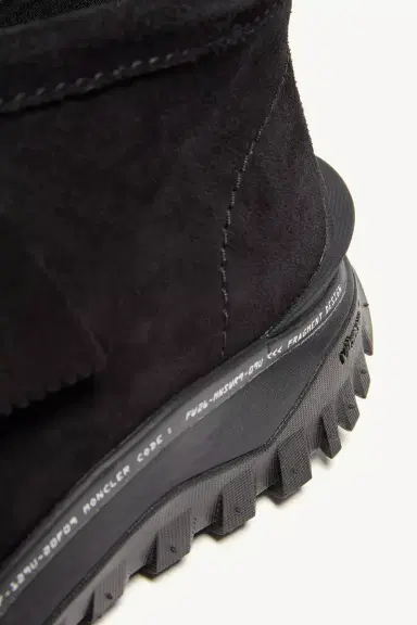 Moncler + Clarks Originals + Fragment Trailgrip Wallabee Gtx Suede Boots | Thumbnail 8 Moncler + Clarks Originals + Fragment Trailgrip Wallabee Gtx Suede Boots | Thumbnail 8