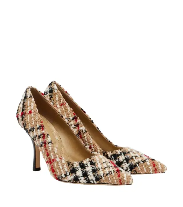 Check bouclé pumps