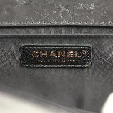 Chanel Pre-owned Chanel Medium Boy Bag Black Aged Calfskin Antique Gold Hardware | Thumbnail 9