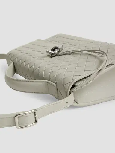 Bottega Veneta Women's Andiamo Leather Clutch | Thumbnail 6 Bottega Veneta Women's Andiamo Leather Clutch | Thumbnail 6