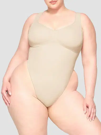 Skims Women's Seamless Sculpt Scoopneck Thong Bodysuit | Thumbnail 2