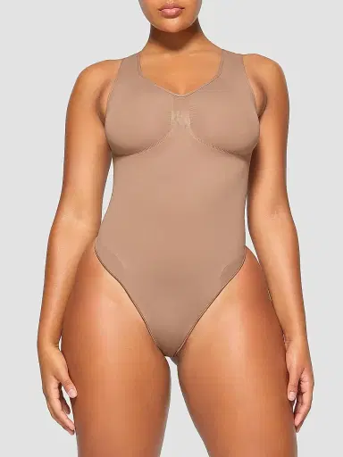 Skims Women's Seamless Sculpt Scoopneck Thong Bodysuit | Thumbnail 2