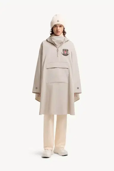 Moncler Poncho | Thumbnail 3
