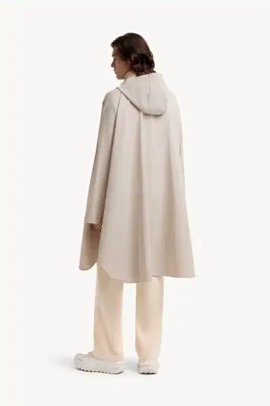Moncler Poncho | Thumbnail 8