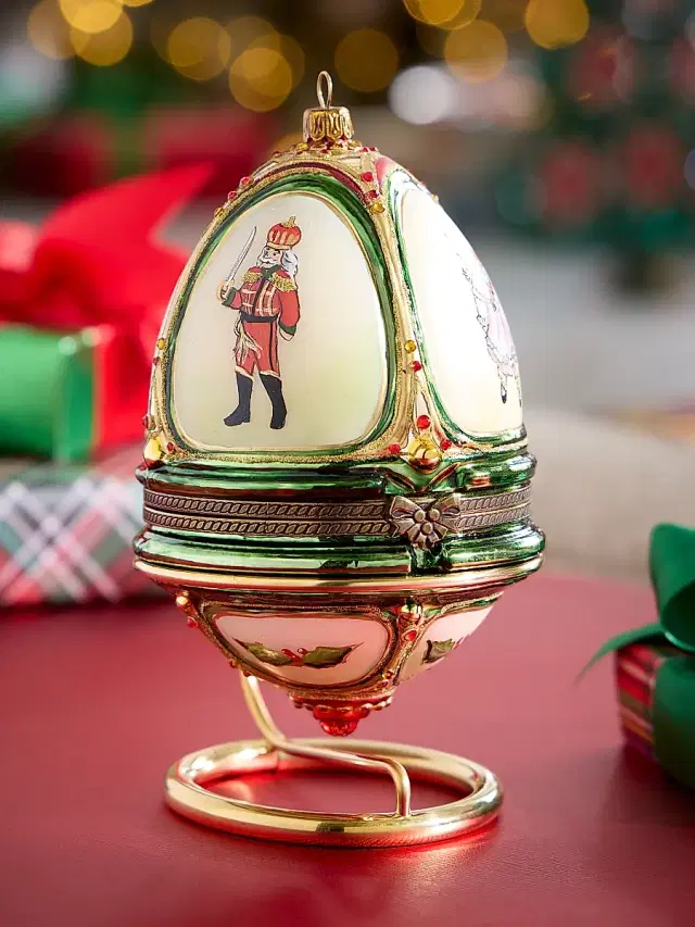 Komozja Nutcracker & Christmas Tree Hinged Egg Ornament