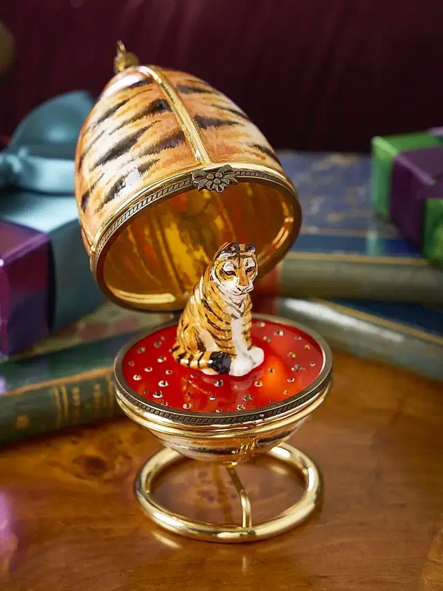 Komozja Tiger Hinged Egg Ornament