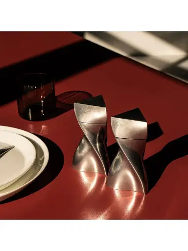 Zaha Hadid Design Duo Mini Salt & Pepper Grinders Set | Thumbnail 5