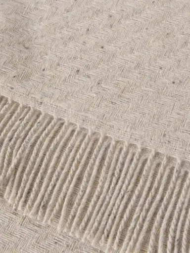 Johnstons of Elgin Fringed Cashmere Scarf - Men | Thumbnail 4 Johnstons of Elgin Fringed Cashmere Scarf - Men | Thumbnail 4