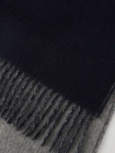Johnstons of Elgin Ulva Reversible Cashmere Scarf - Men | Thumbnail 4 Johnstons of Elgin Ulva Reversible Cashmere Scarf - Men | Thumbnail 4