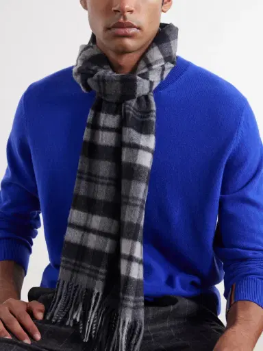 Johnstons of Elgin Fringed Checked Cashmere Scarf - Men | Thumbnail 3 Johnstons of Elgin Fringed Checked Cashmere Scarf - Men | Thumbnail 3